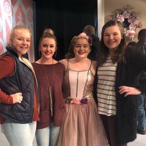 Meet your Posher, Ella